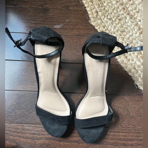 NWOT Black Heels - Picture 1 of 4